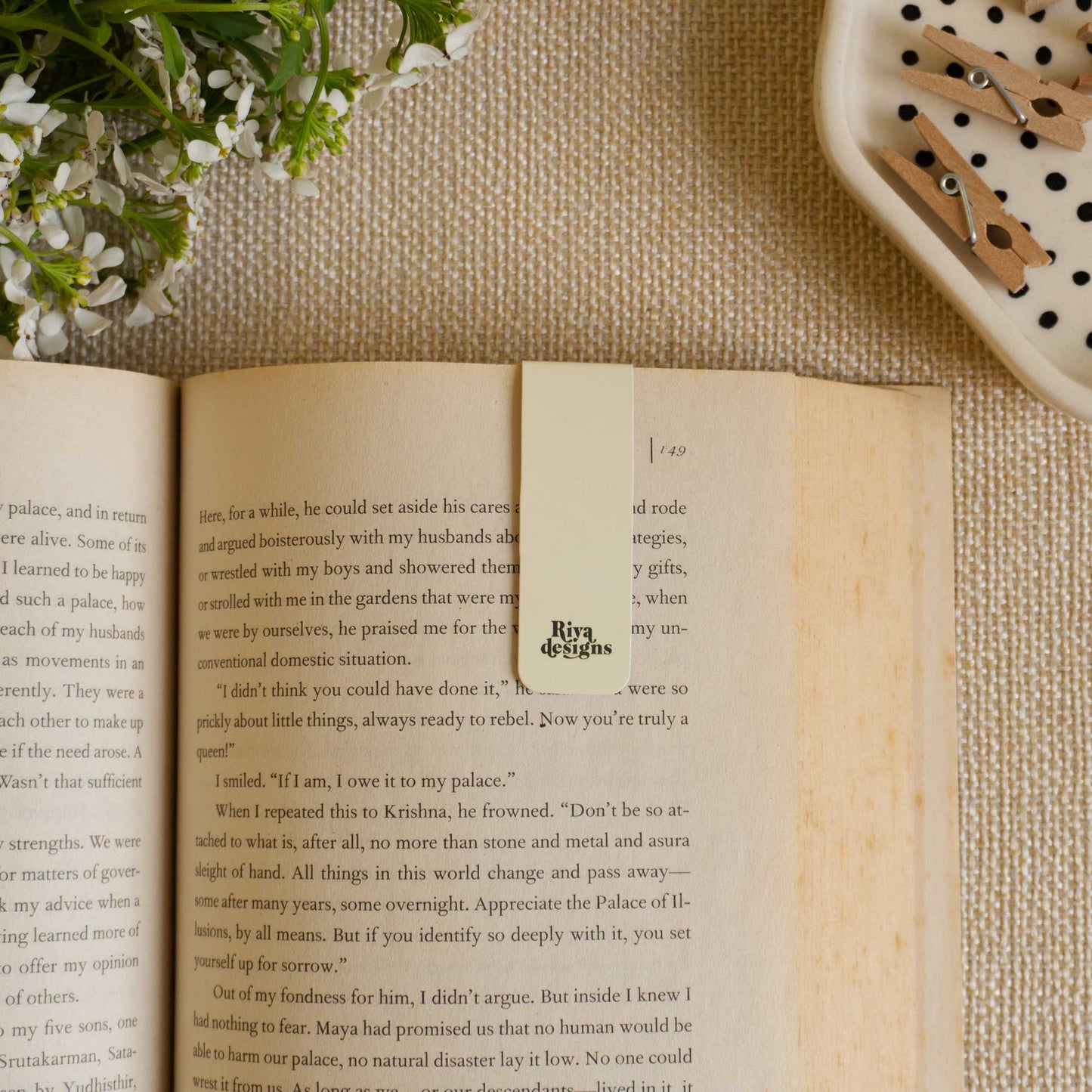 Read More Scroll Less Magnetic Bookmark