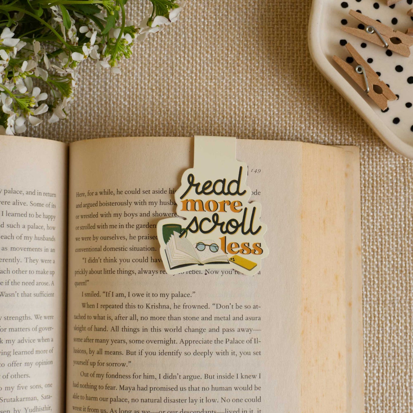 Read More Scroll Less Magnetic Bookmark